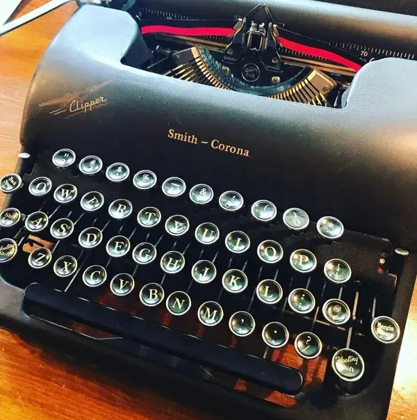 Milwaukee празднует 150-летие универсальной, но неэффективной QWERTY-клавиатуры