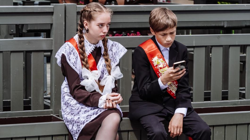 Почему выпускники советских школ выглядели старше и взрослее, чем современные выпускники российских школ