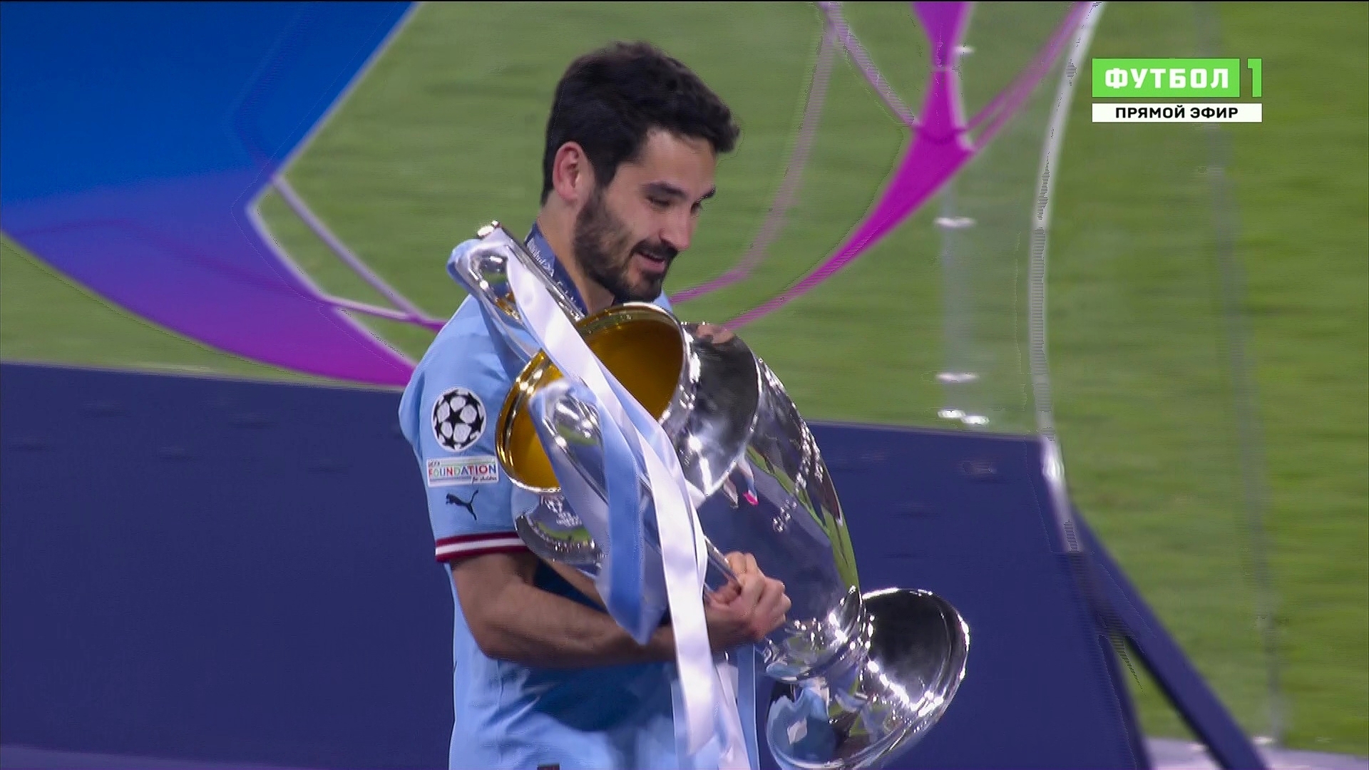 Выиграл всё, что только можно и ушёл по зову жены