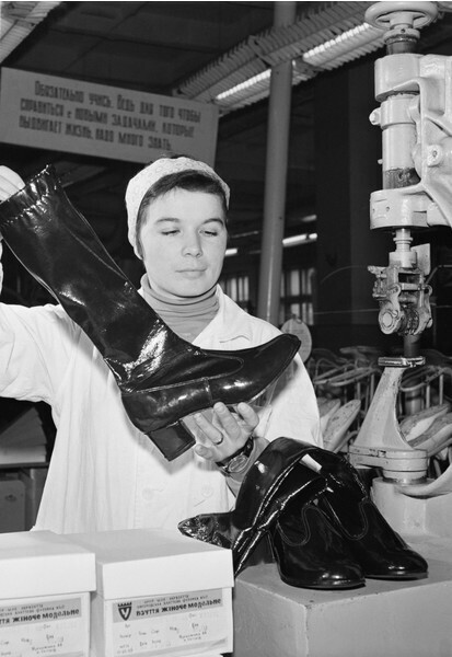 Шесть дефицитных вещей, о которых мечтали модницы Советского Союза