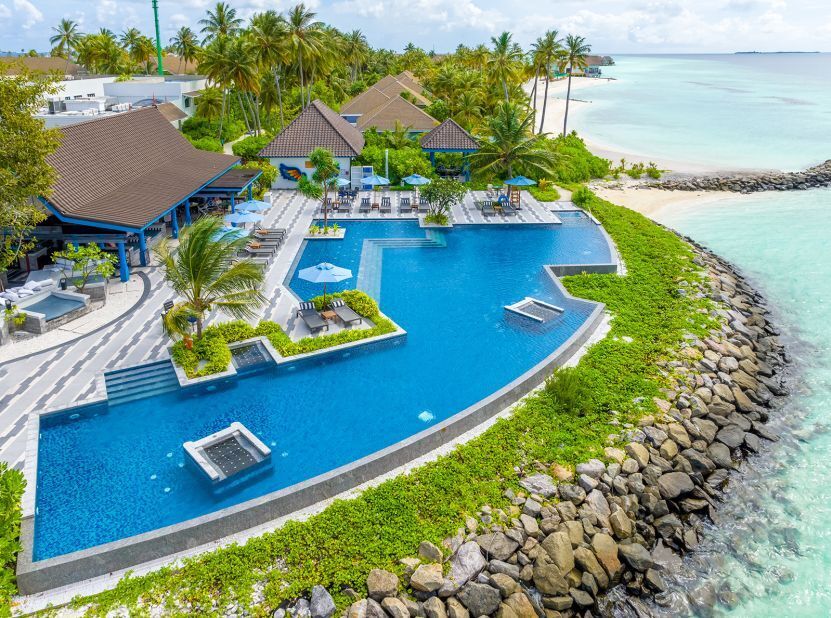 Эта страна на 99% состоит из воды. Но 1% это рай