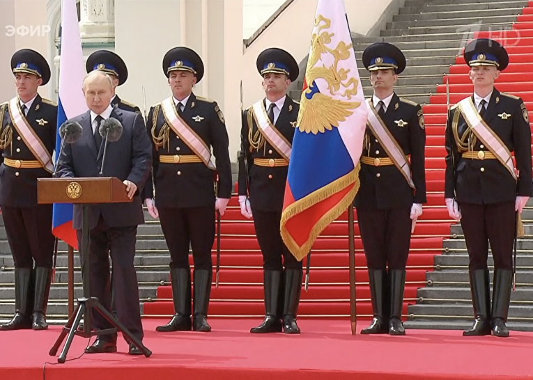 Единство и координация: как силовики предотвратили военный мятеж в России.