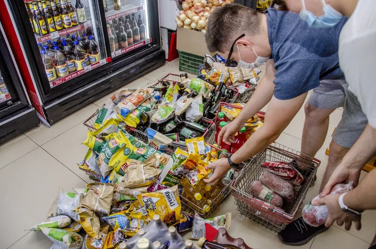 Раздавай почти просрочку бедным – будут тебе счастье и налоговые льготы