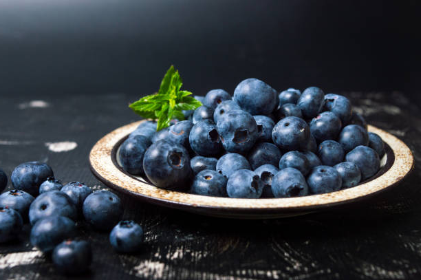 Существуют продукты питания, в которых женщины нуждаются больше чем мужчины. Топ-8 продуктов для женского организма.