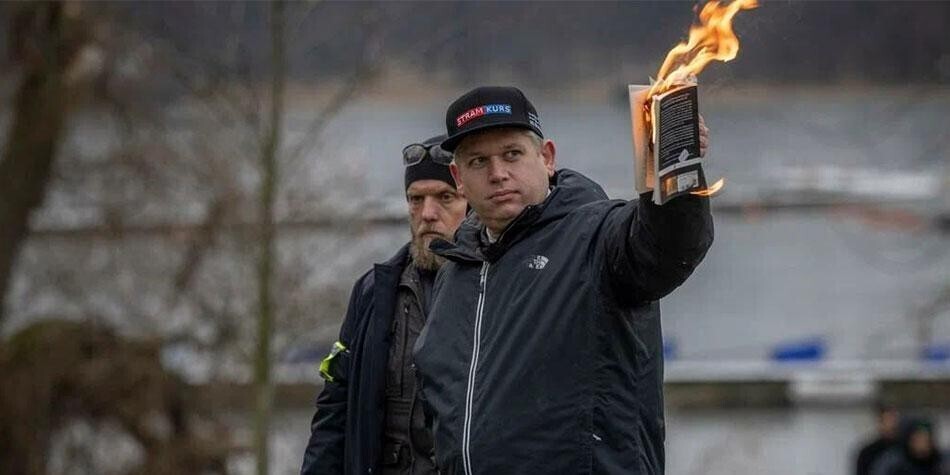 В Швеции снова горит Коран. Ультраправые испытывают мусульман на прочность.