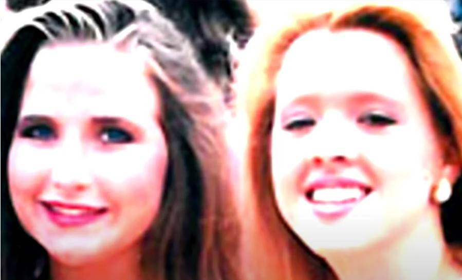 Тайна исчезновения трех старшеклассниц и их матери.