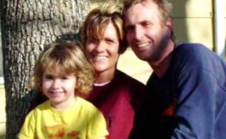 Загадочное исчезновение семьи Джеймисон: нераскрытый случай, оставляющий следователей в затруднении.