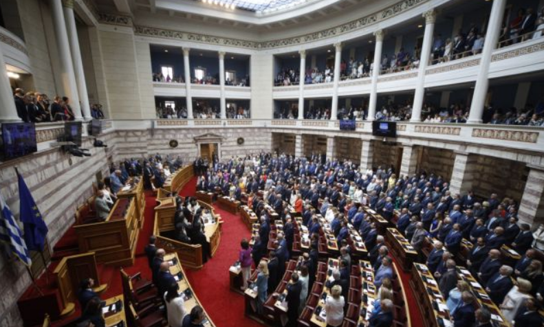 Парламент: депутаты приведены к присяге – все, что произошло, фото и самое интересное