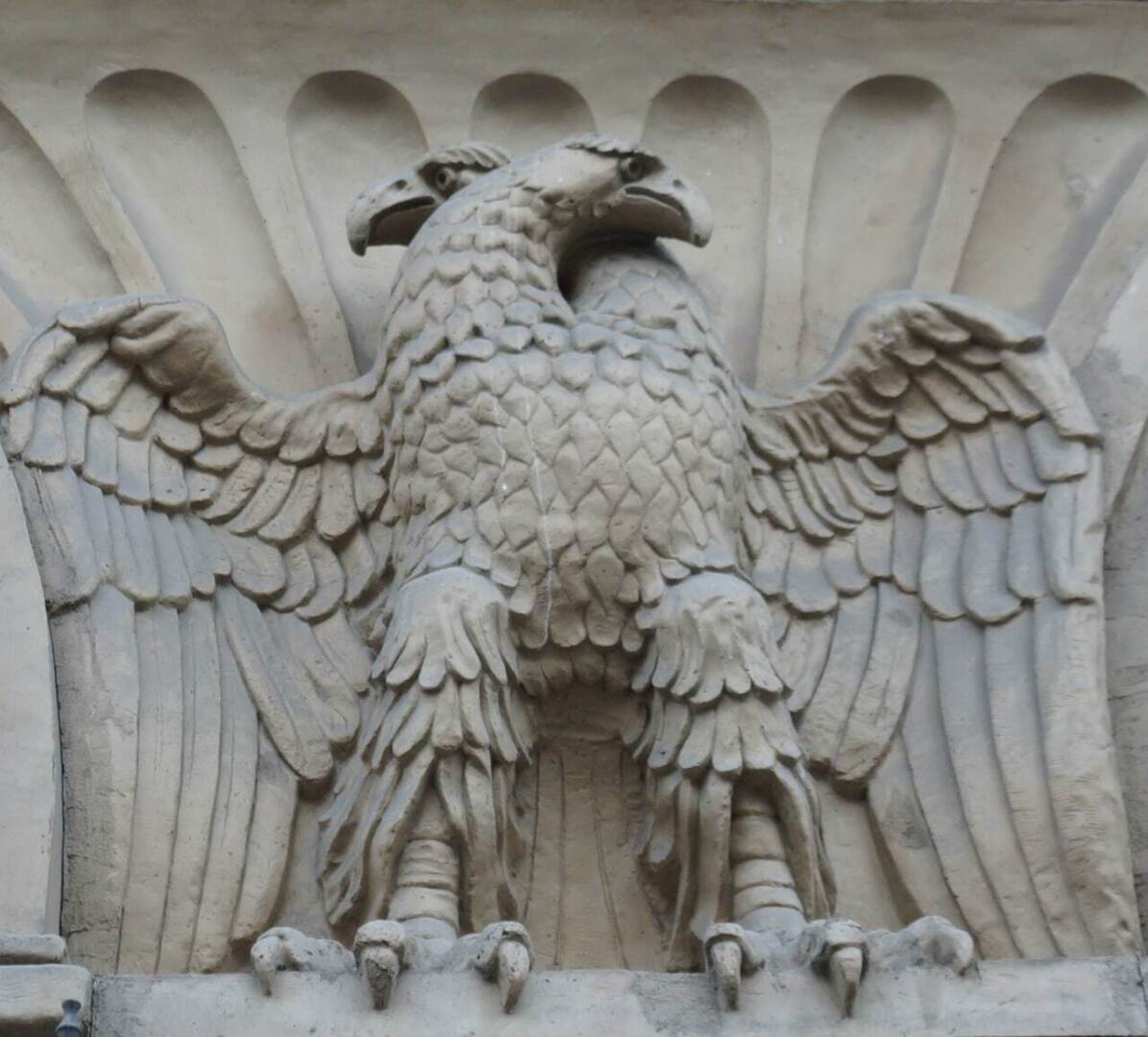 Административка за архитектурные излишества в Петербурге