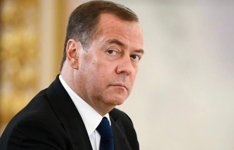 Дмитрий Медведев (как всегда жжёт).