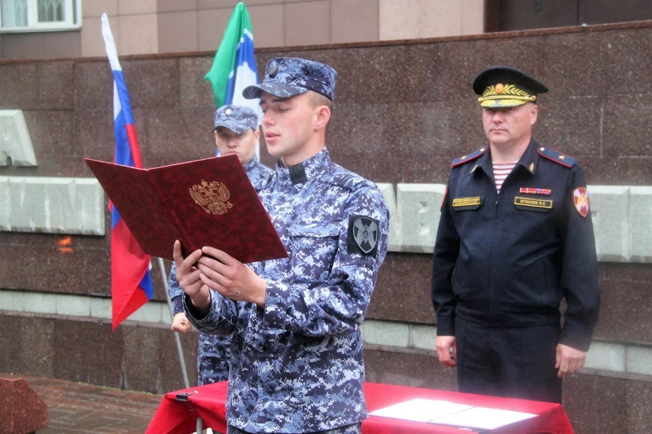 В Новосибирске сотрудники вневедомственной охраны Росгвардии приняли