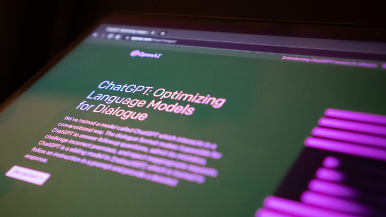 Два известных автора подали в суд на OpenAI, утверждая, что ChatGPT незаконно получил доступ к их работе