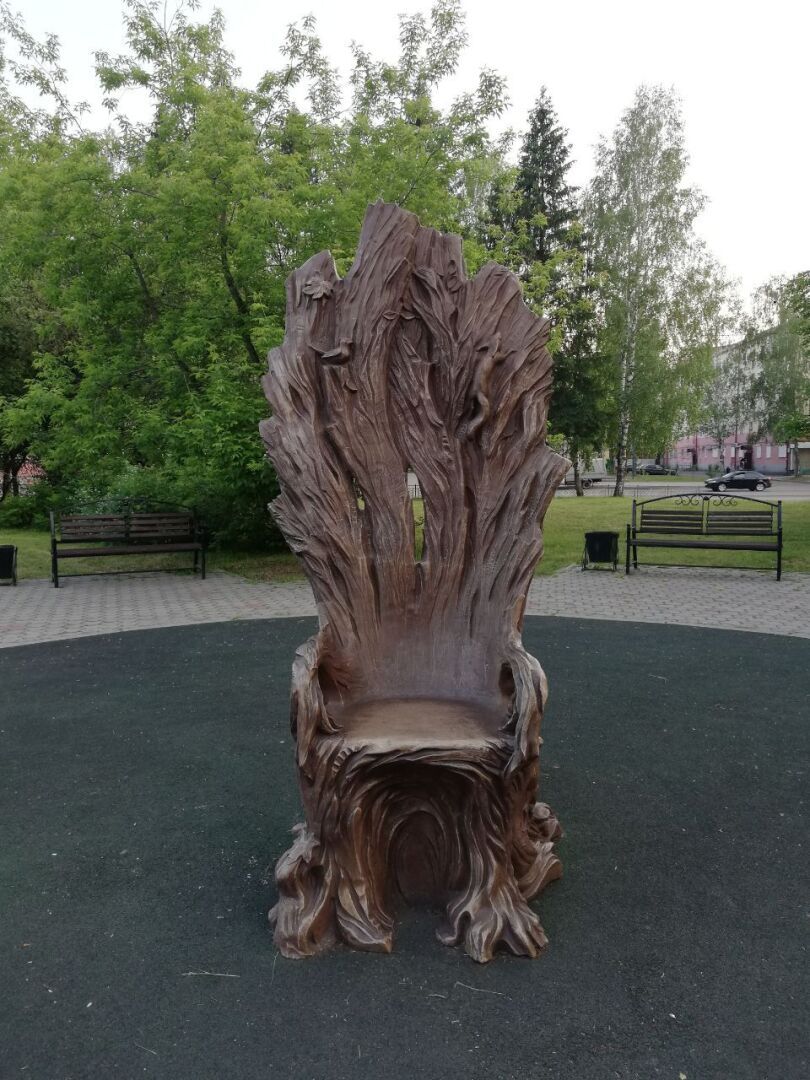 Аллея сказок в городе тайги