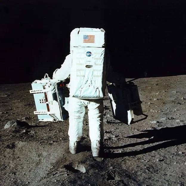 Следующие следы на Луне