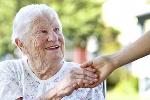 Почему от стариков неприятно пахнет?