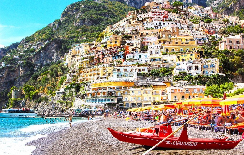 10 лучших мест для путешествия осенью.