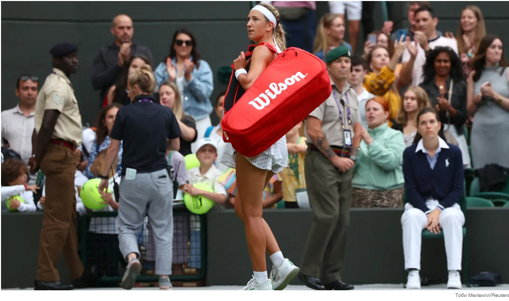 Белоруска Виктория Азаренко говорит, что "было нечестно", когда ее освистали на Уимблдоне после матча с украинкой Элиной Свитолиной