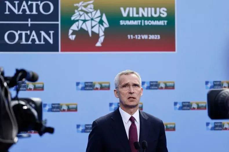 Зеленский наносит удар по "Абсурдному" НАТО