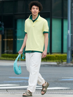 Мы протестировали вирусную плечевую сумку Uniqlo за , которую называют "Самым горячим продуктом 2023 года"