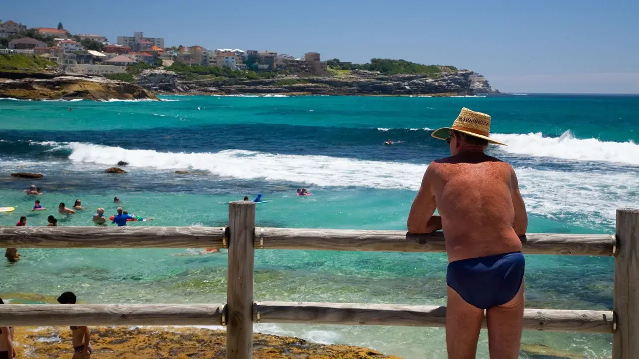 Пляжники, будьте осторожны, этот спорный элемент купальника снова в моде