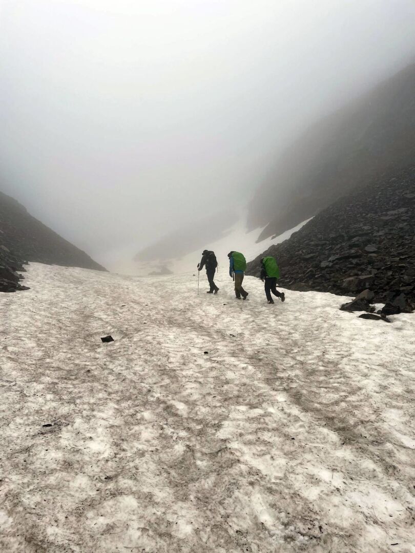 Они лазили по горам, спасаясь от нацистов. Теперь их правнуки совершают такое же путешествие