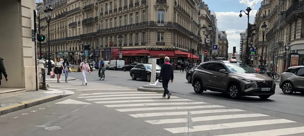 Париж внедряет ограничение скорости 30 км/ч практически повсюду