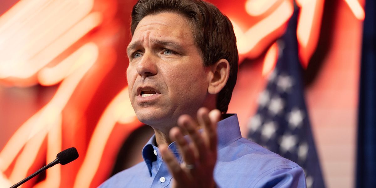 ДеСантис увольняет сотрудников предвыборного штаба на фоне нехватки наличности, поскольку он сильно отстает от Трампа в опросах.