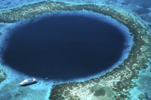 Места на Земле , куда практически не ступала нога человека.