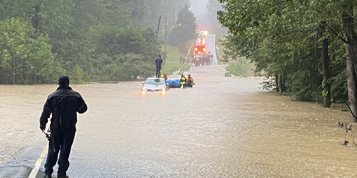 Внезапное наводнение в США: 5 погибших, 2 пропавших без вести, в том числе 9-месячный мальчик и его 2-летняя сестра
