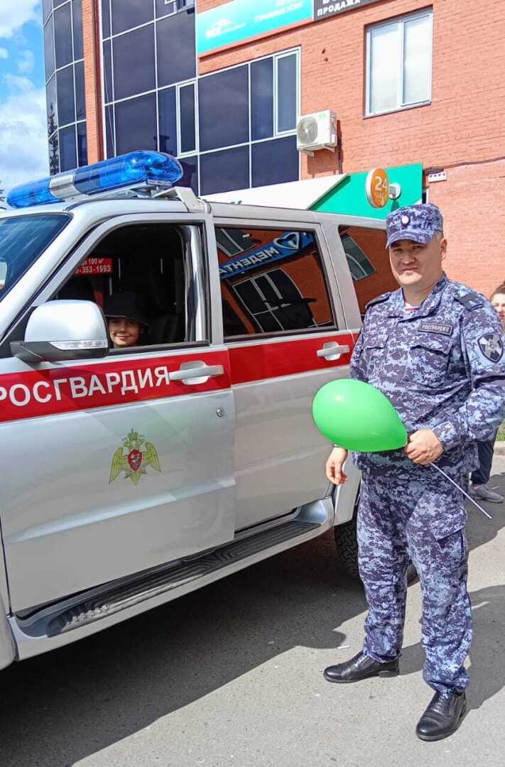 В городе Белорецк Росгвардия приняла участие в выставке спецтехники