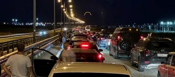 Что случилось 17 июля 2023 (сегодня) на Крымском мосту, что туристам делать?
