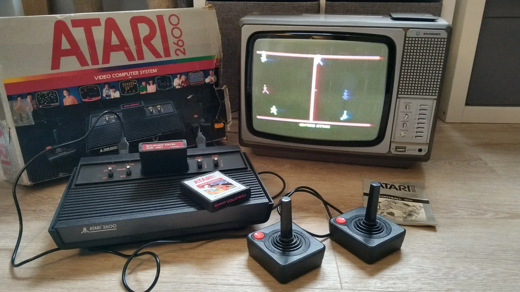 Старые приставки. Атари 2600. Атари приставка. Консоль Atari 2600. Игровая консоль Atari 2600 1977 года.