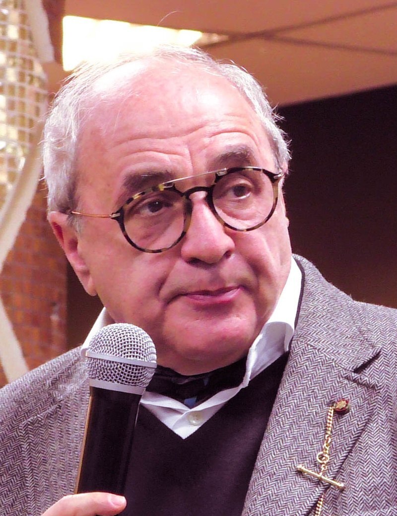 Что мне ответить на вопрос, почему ты не работаешь юристом и зачем тогда учился?