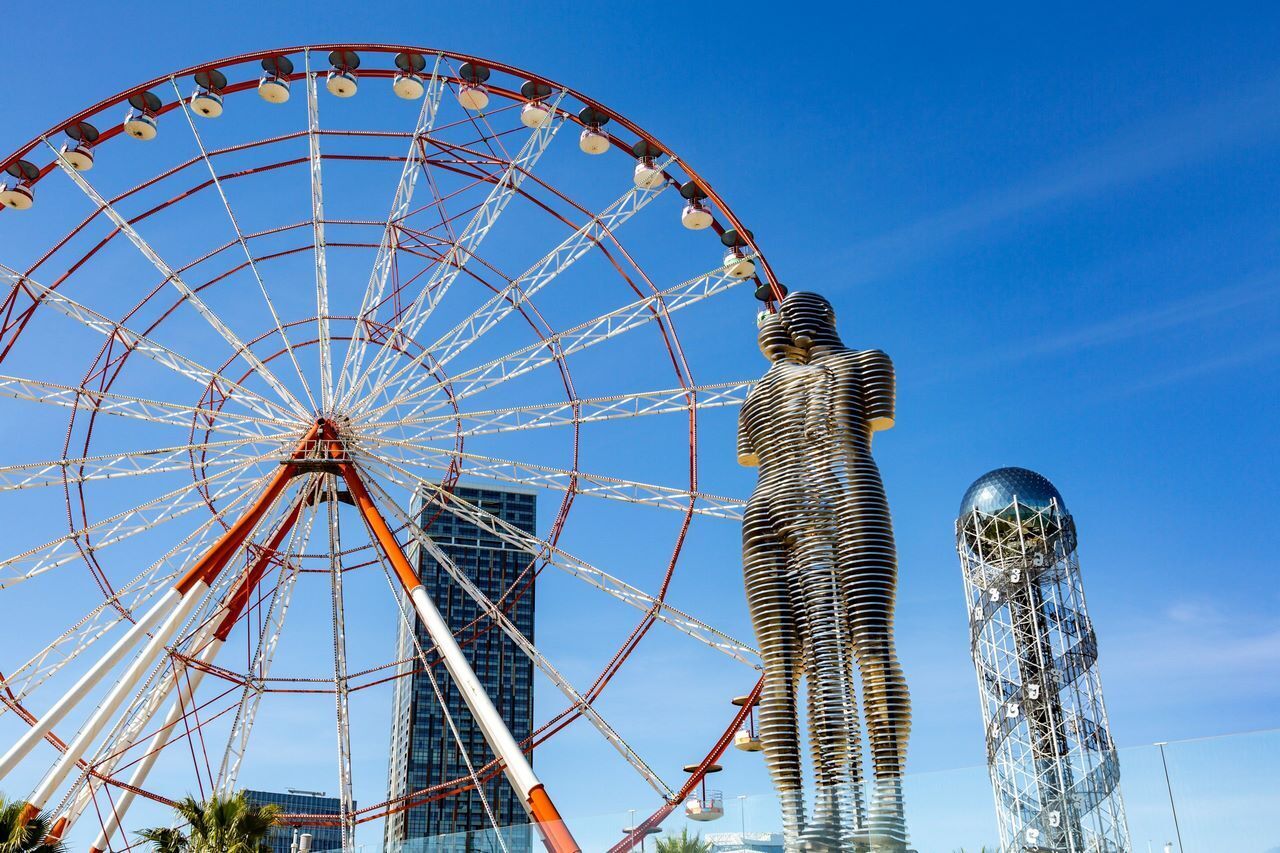 Али и Нино: Любовь, Движение и Вечность в Камне