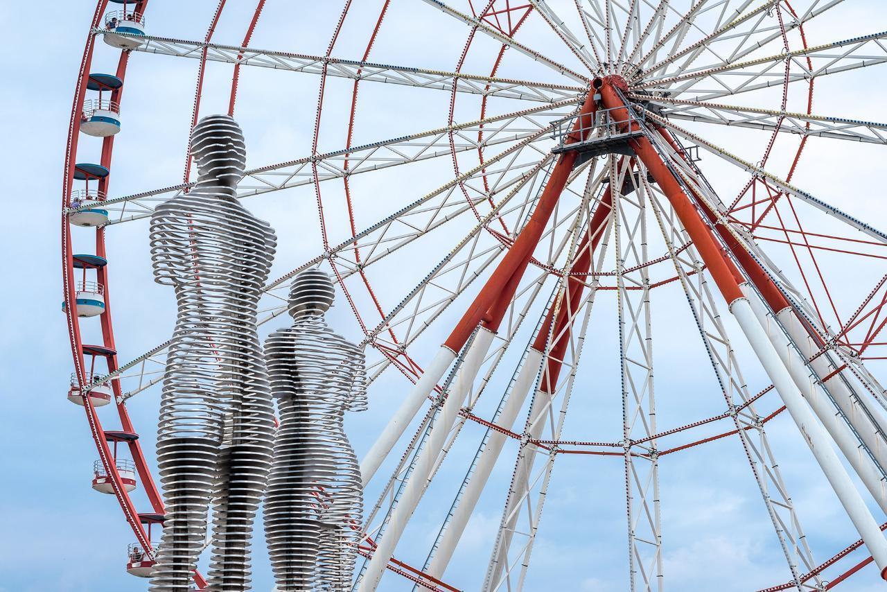 Али и Нино: Любовь, Движение и Вечность в Камне