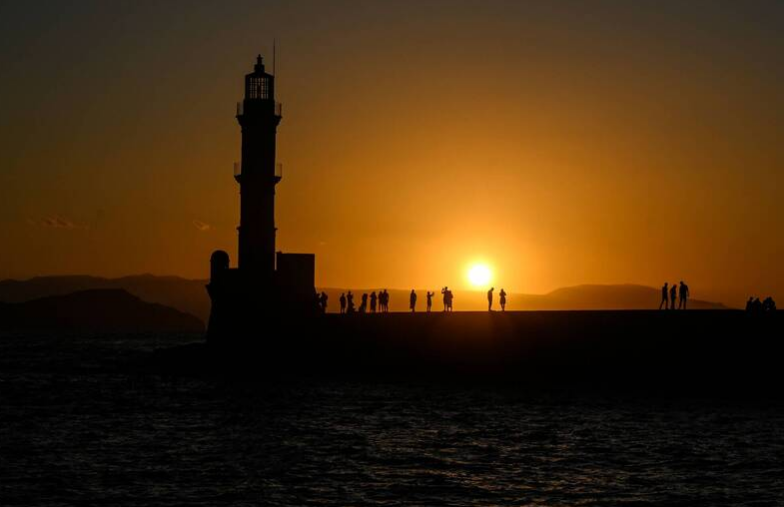 Уборщица нашла голову в мешке для мусора на курорте в Греции