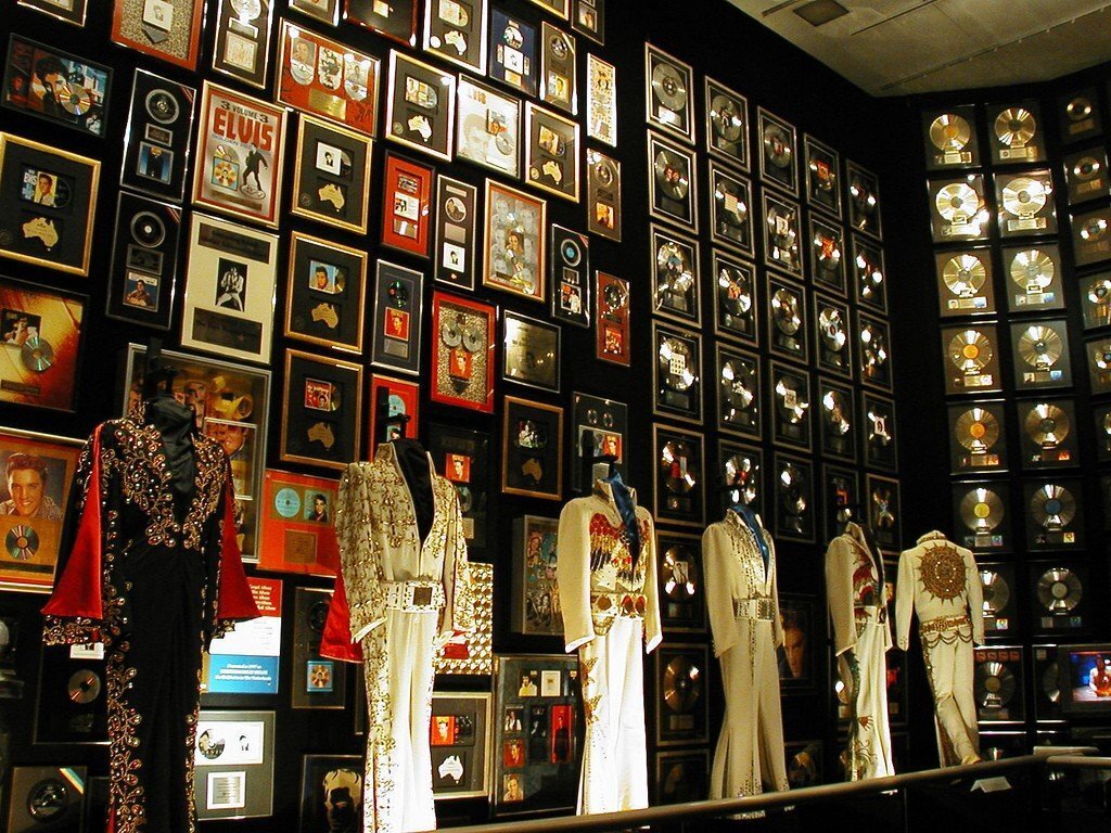 Дом Элвиса Пресли: легендарное пристанище короля рок-н-ролла