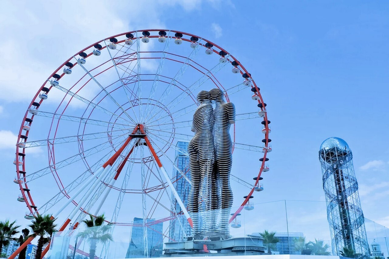 Али и Нино: Любовь, Движение и Вечность в Камне