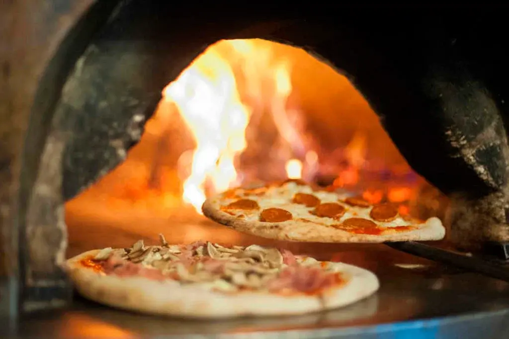 Символ возвращения на родину — pizza