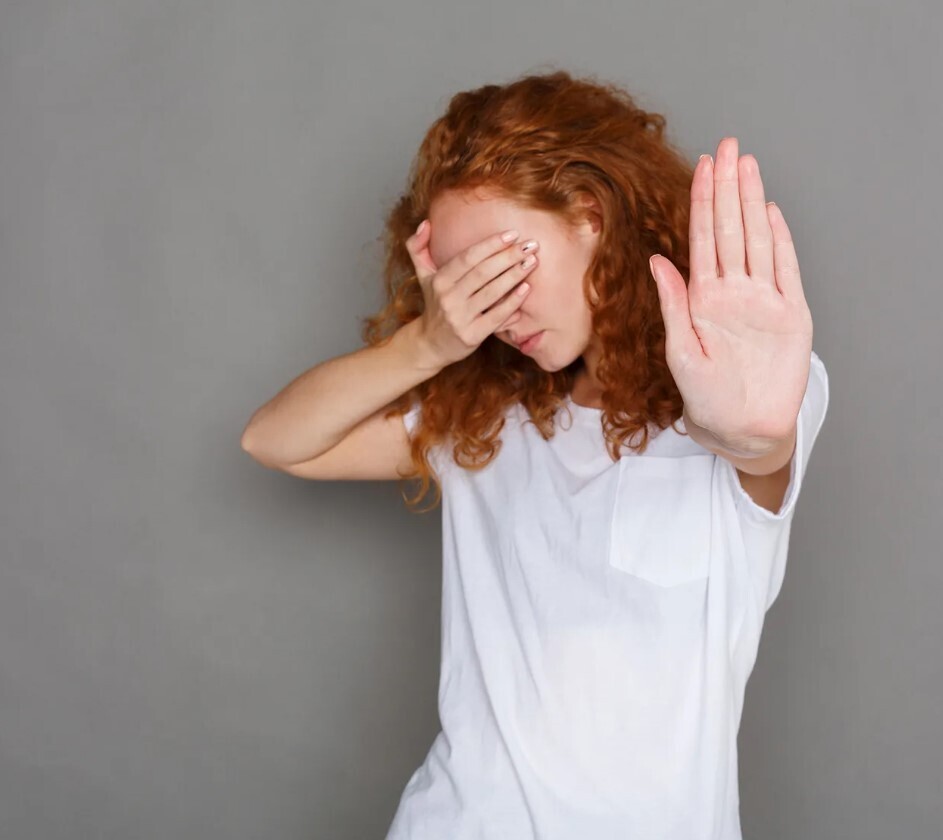 Почему бывает так сложно принимать комплименты? Неуверенность в себе или другая причина?