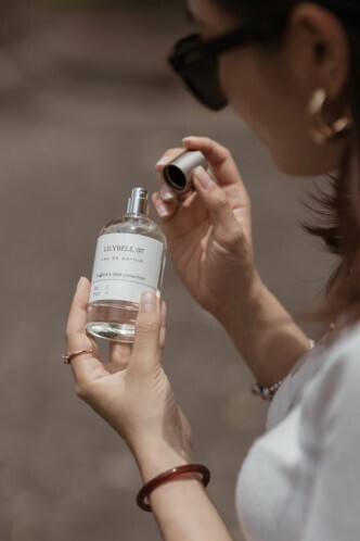 Аромат, который может вас убить: как распознать подделку в парфюмерии и не купить мочу вместо духов!