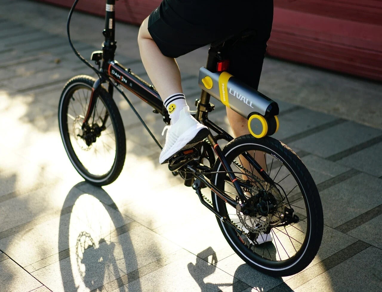 Livall PikaBoost - это бесплатный конвертер электронных велосипедов, который сделает любую поездку веселой и полезной для здоровья.