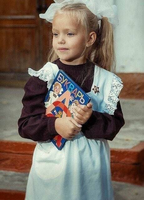 Неплохо было бы вернуть советскую школьную форму и советскую систему образования