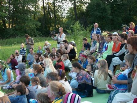 Секты, секты, да кому они в наше время, а вот и нет - нужны