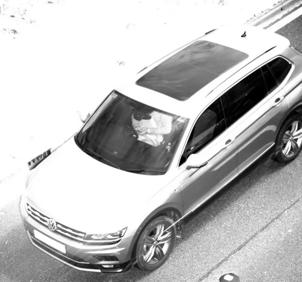 Полицейский фургон с искусственным интеллектом обнаруживает водителей с помощью мобильных телефонов