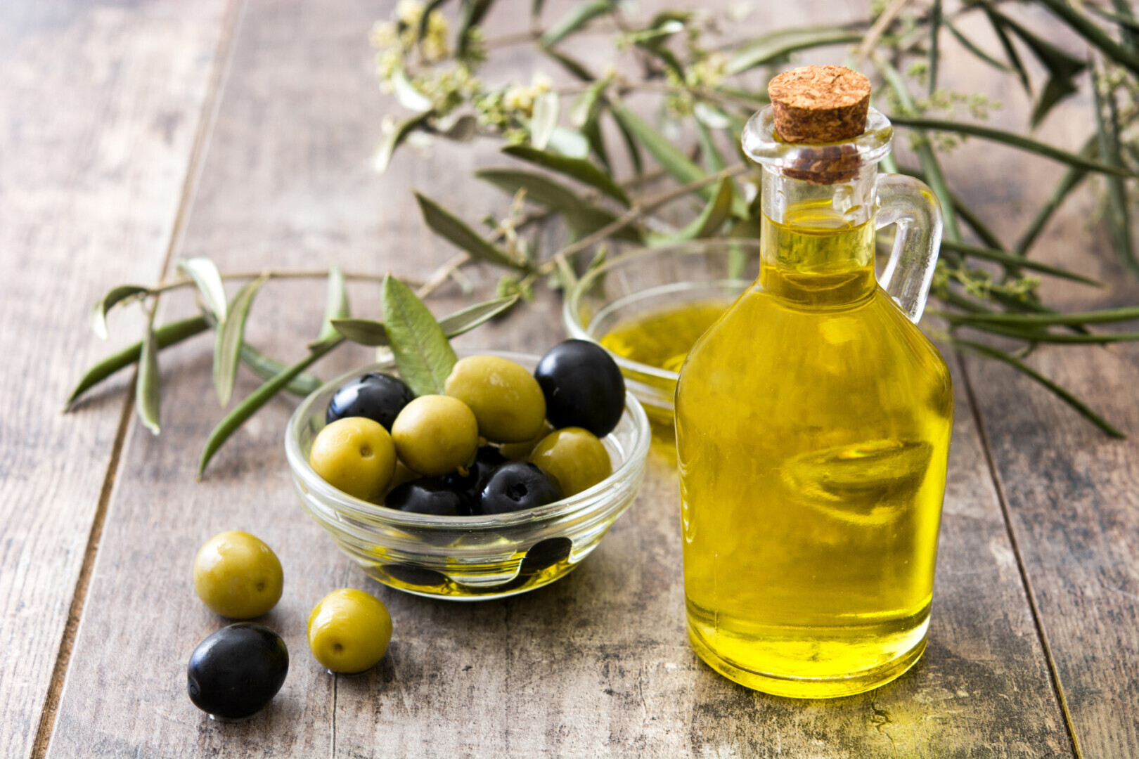 Оливковое масло используется. Olive Oil масло оливковое. Зайтун меваси. Олив Ойл масло оливковое. Французские масла Olive.
