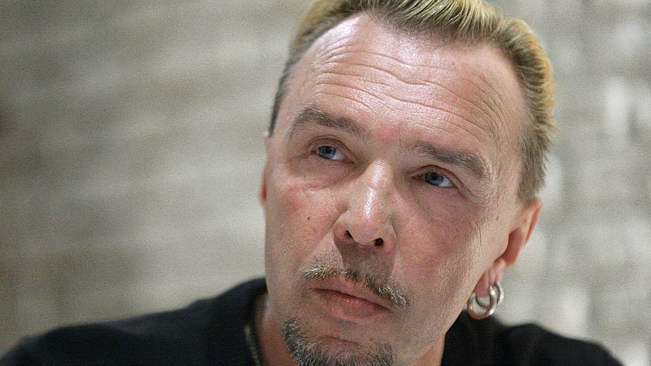 Гарик Сукачев госпитализирован в связи с ухудшением здоровья , его концерт в Карелии отменен. Какая 1 мысль у тебя в голове ?