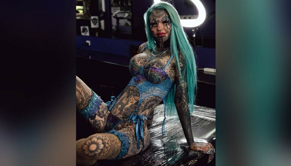 ОСЛЕПЛА ПОСЛЕ ТАТУ на глазах. более 250 тысяч долларов НА ВНЕШНОСТЬ