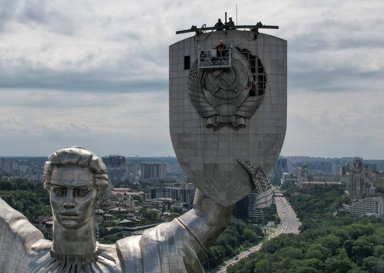 В дополнение к наследию! Статуя «Мать-Родина» в Киеве