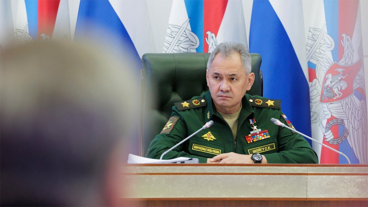 Шойгу отметил, что Украина проводит отчаянные атаки, но они не приносят успеха.